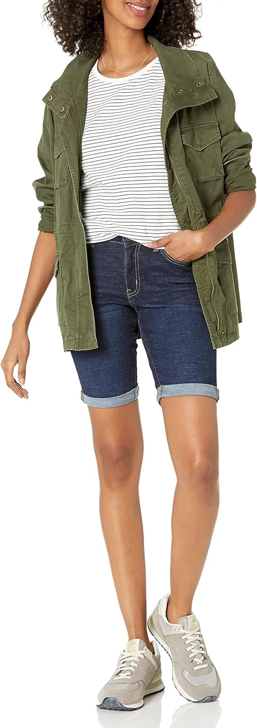 Amazon Essentials Women's Mid-Rise Slim fit Denim Bermuda Shorts with Pockets