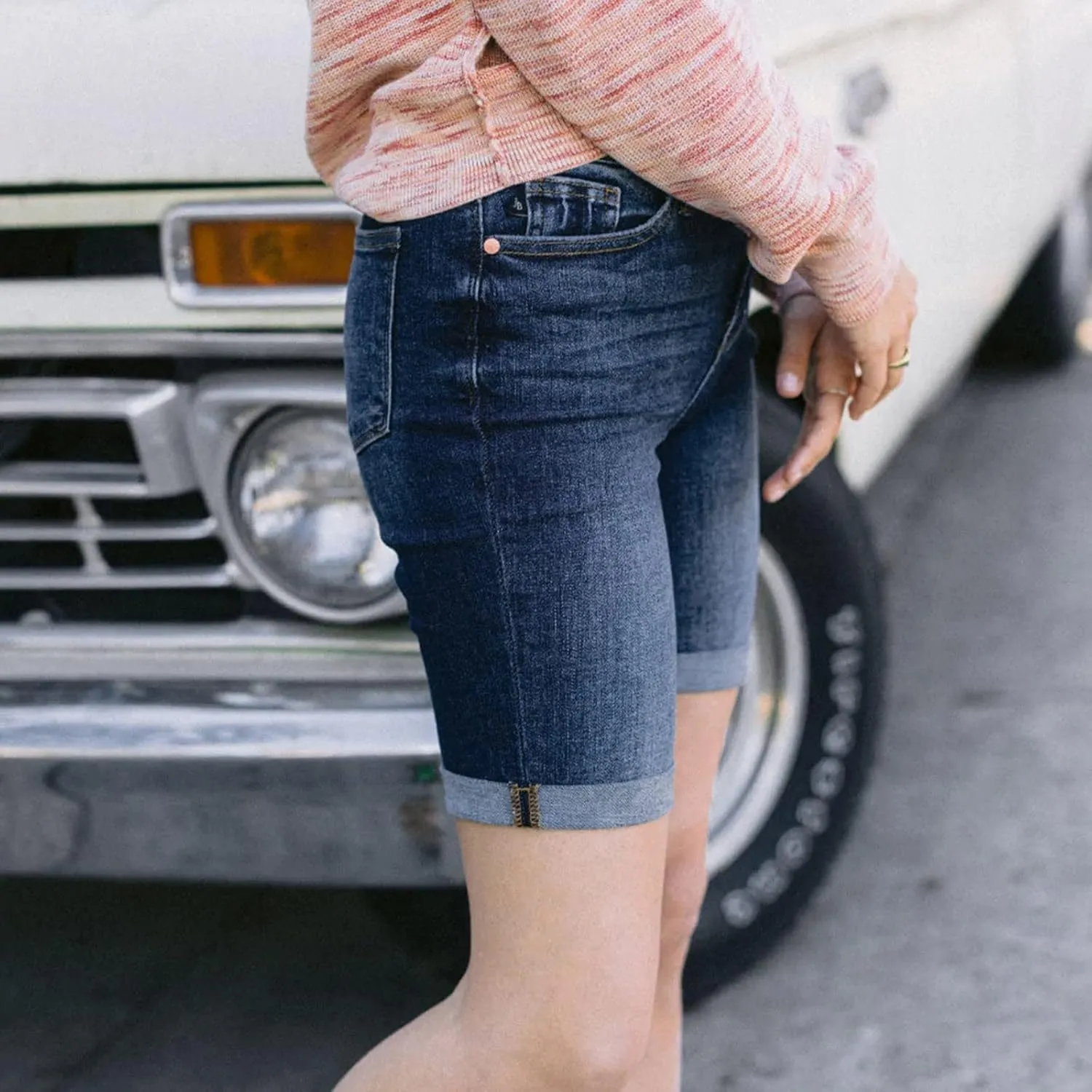 Womens Denim Bermuda Shorts Trendy Summer Mid Rise Stretchy Casual Knee Length Folded Hem Jean Shorts with Pockets